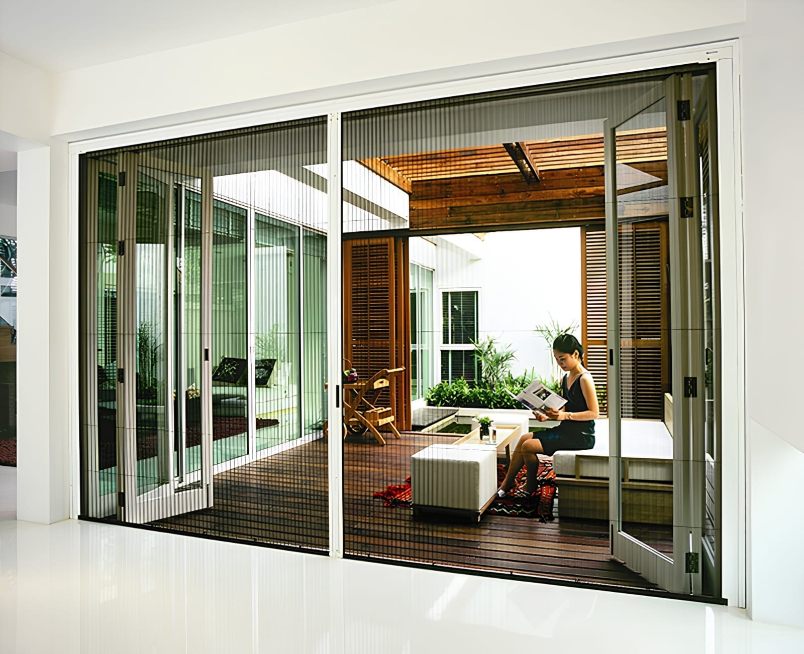 Premium pleated mesh system for balcony